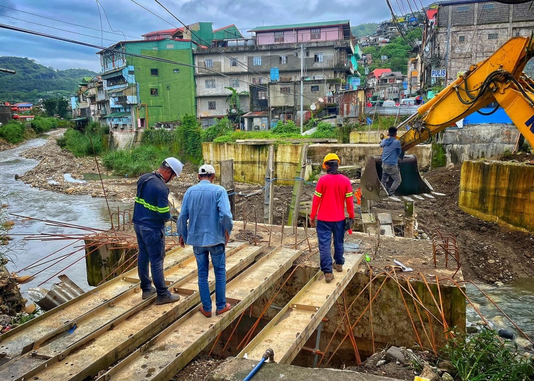 LONGEST BRIDGE. The snail-paced construction of the Pines Park Bridge in Balili has drawn the ire of residents including Benguet Cong. Eric Go Yap who asked DPWH and the contractor to provide clarity on the current status and a firm commitment to complete the bridge without further delays. Photo by Chris Pagulayan