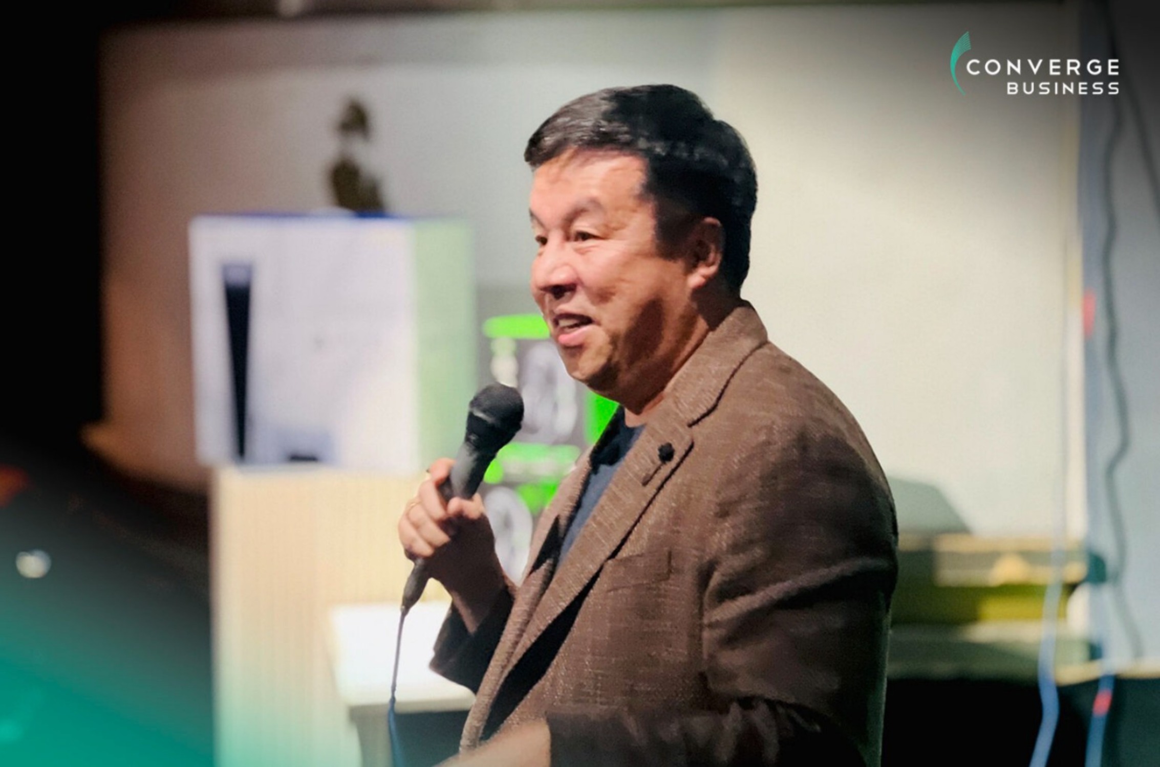 Converge CEO Dennis Uy is named Country Mover - North Luzon Monitor